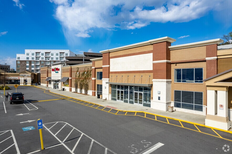 Primary Photo Of 3974 Peachtree Rd, Atlanta Unknown For Lease