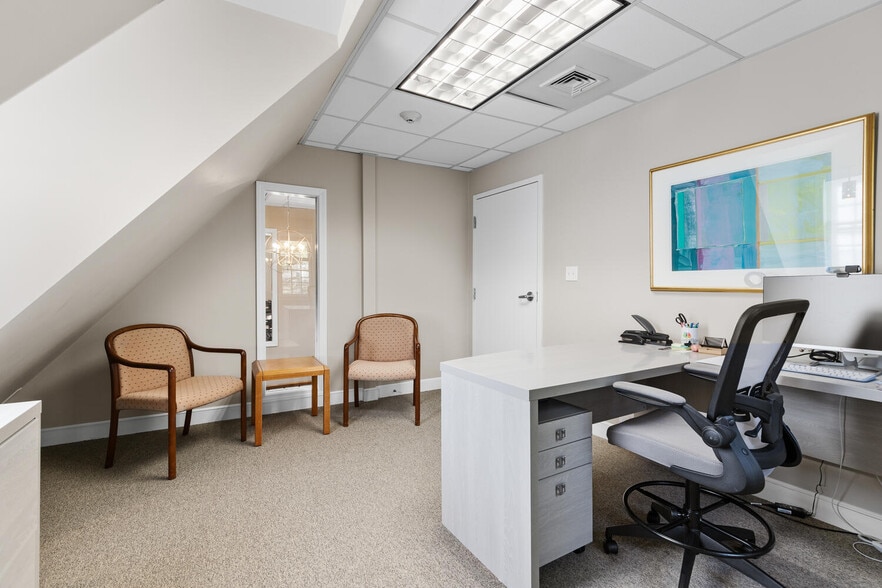 More Photos Of 271 Lincoln St, Lexington Office For Lease