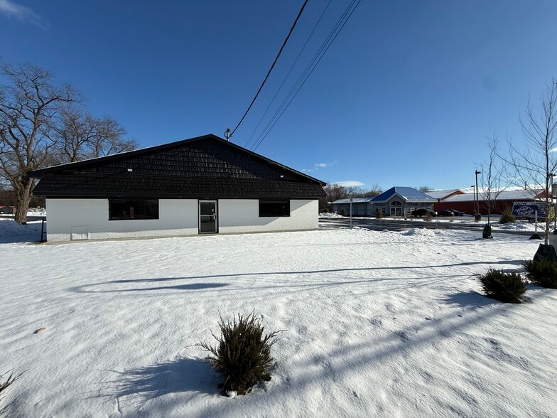 More Photos Of 140 Freeman Bridge Rd, Schenectady Restaurant For Lease