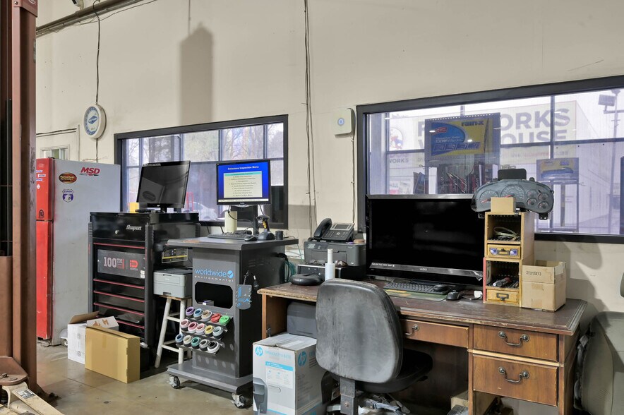 More Photos Of 3050 Farm To Market 2920 Rd, Spring Auto Repair For Sale