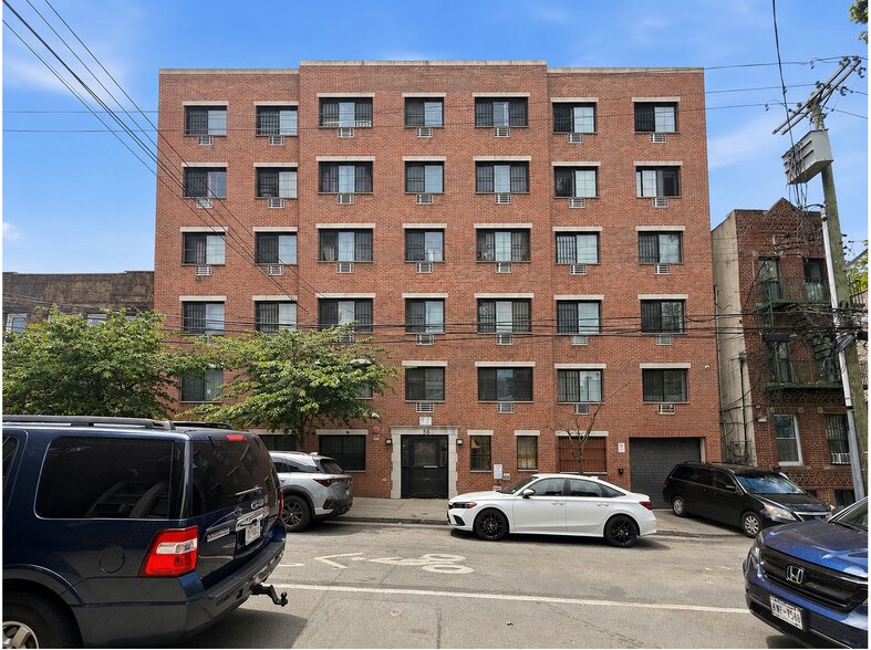 Primary Photo Of 856 E 213th St, Bronx Apartments For Sale