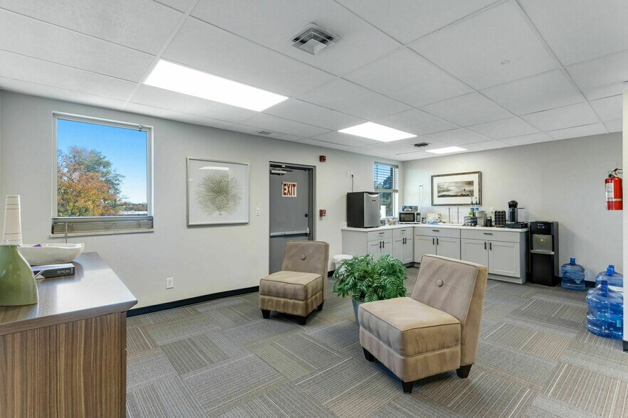 More Photos Of 2140 S Holly St, Denver Office For Lease
