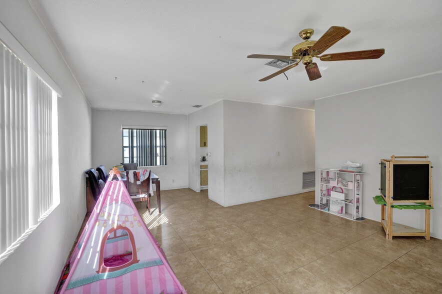 More Photos Of 5706-5708 Lincoln St, Hollywood Multifamily For Sale