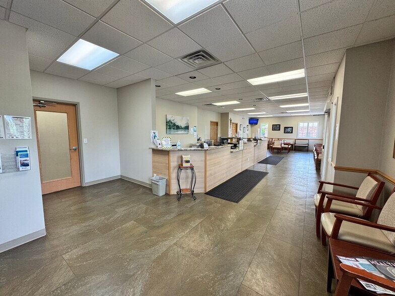 More Photos Of 3322 W Willow Knolls Rd, Peoria Office For Sale