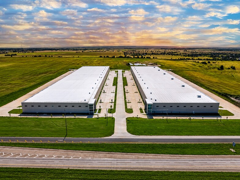 More Photos Of 6100 N Stemmons Fwy, Sanger Unknown For Lease