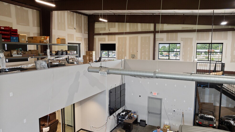 More Photos Of 174 W Stave Mill Rd, Rogers Self Storage For Lease