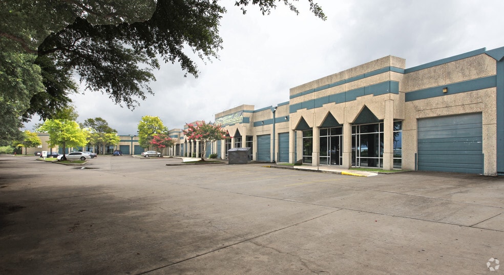 More Photos Of 3701 Drossett Dr, Austin Religious Facility For Lease