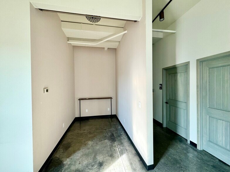 More Photos Of 216 Evergreen Dr, Glen Carbon Medical For Lease