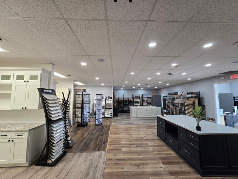 More Photos Of 9040 State Rt 14, Streetsboro Auto Repair For Sale