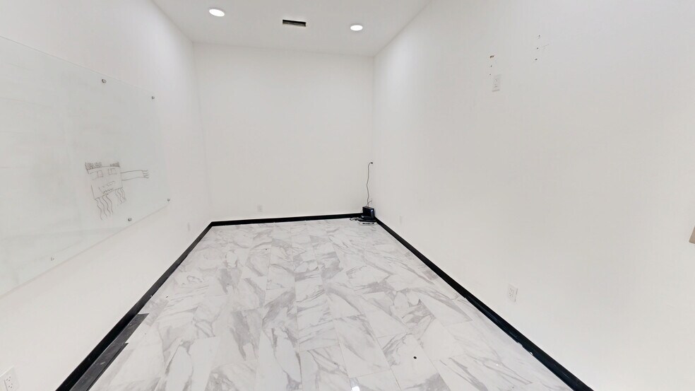 More Photos Of 1719 Acorn Dr, Rogers Warehouse For Lease