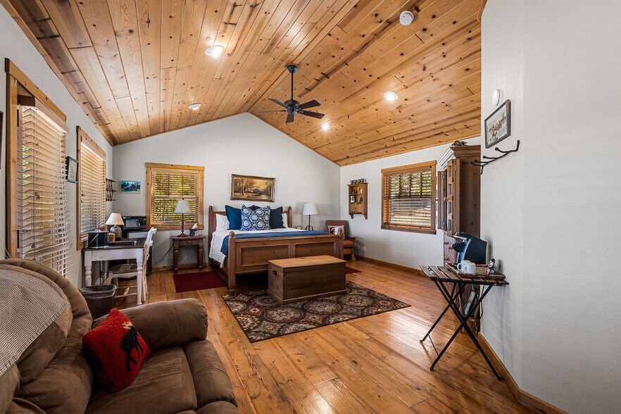 More Photos Of 985 Whitehawk Drive, Clio Land For Sale