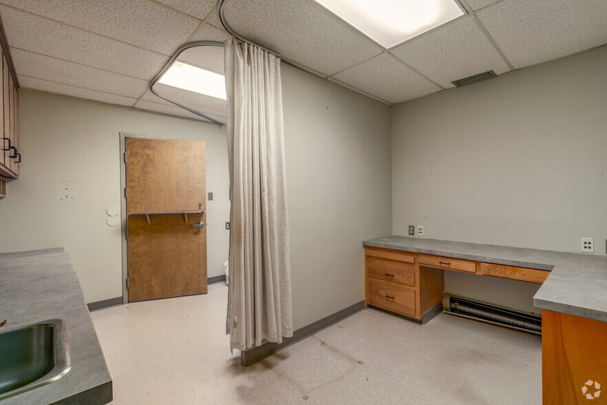 More Photos Of 308 E Centerview St, China Grove Office For Sale