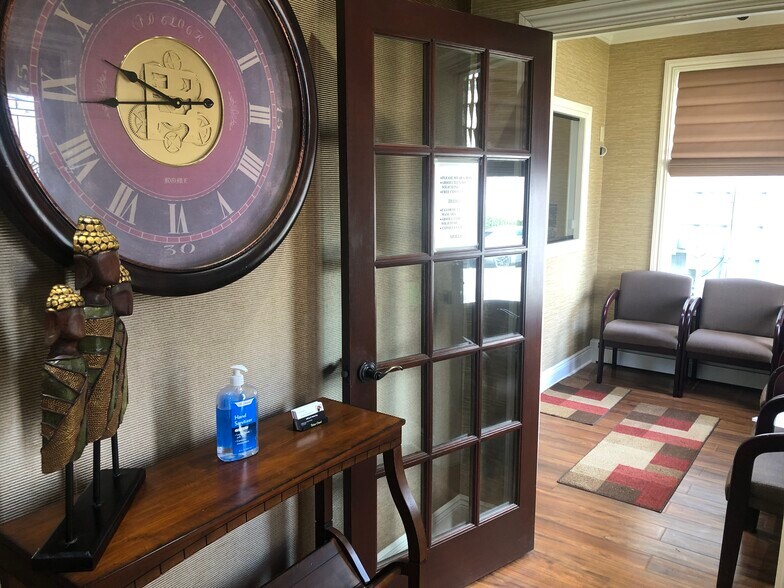 More Photos Of 415 Clifton Ave, Clifton Office For Lease