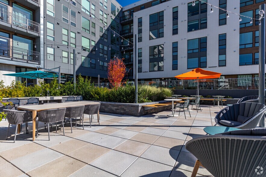 More Photos Of 2311 Dulles Station Blvd, Herndon Apartments For Lease