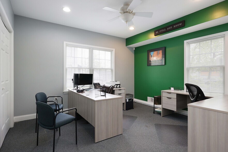 More Photos Of 12 Robbins Pky, Toms River Office For Sale