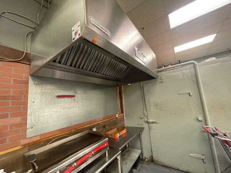 More Photos Of 1613 Montello Ave NE, Washington Storefront For Sale