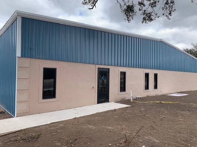 More Photos Of 7304 Causeway, Tampa Light Distribution For Lease