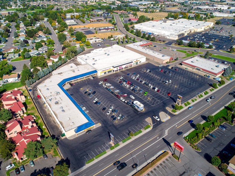 More Photos Of 731 N Columbia Center Blvd, Kennewick Storefront For Sale