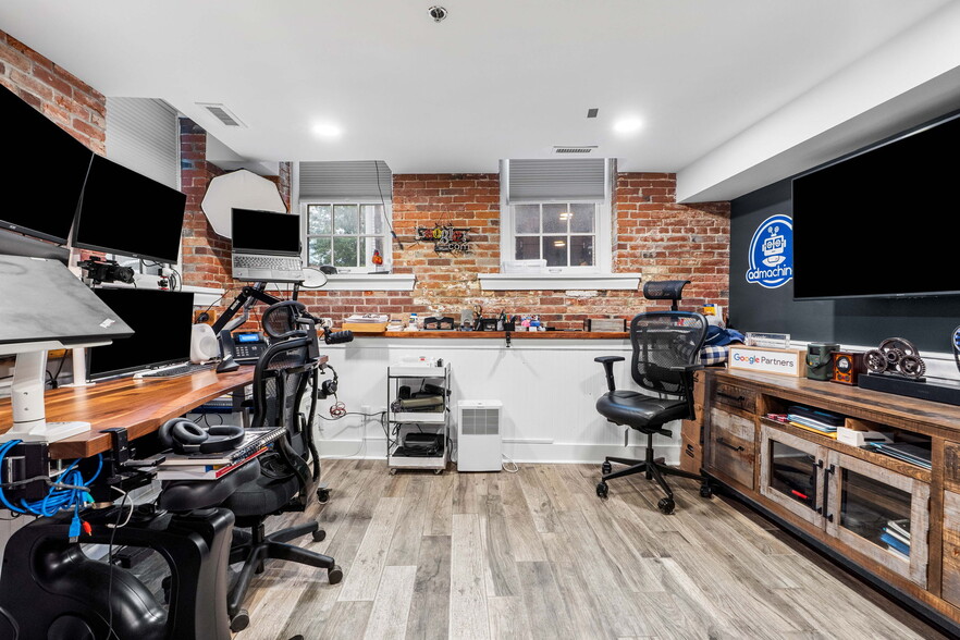 More Photos Of 19-23 Pleasant St, Newburyport Apartments For Sale