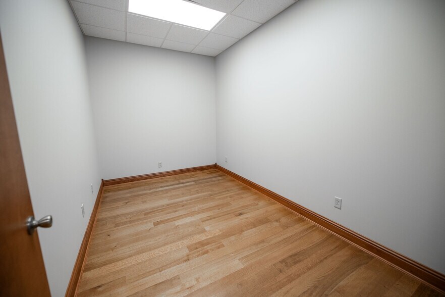 More Photos Of 730 4th Ave, Huntington Office For Lease