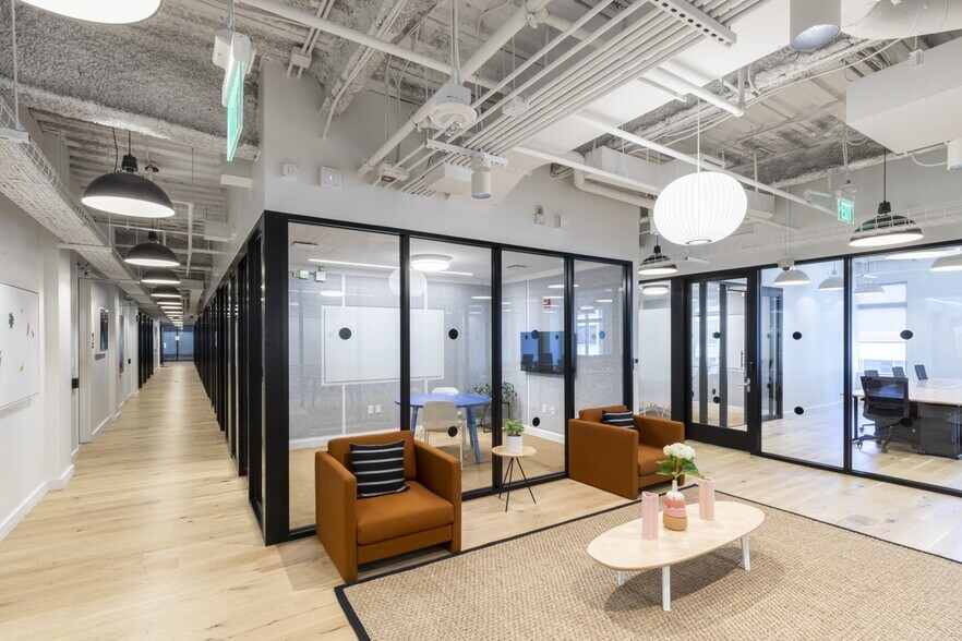 More Photos Of 901 N Glebe Rd, Arlington Coworking Space