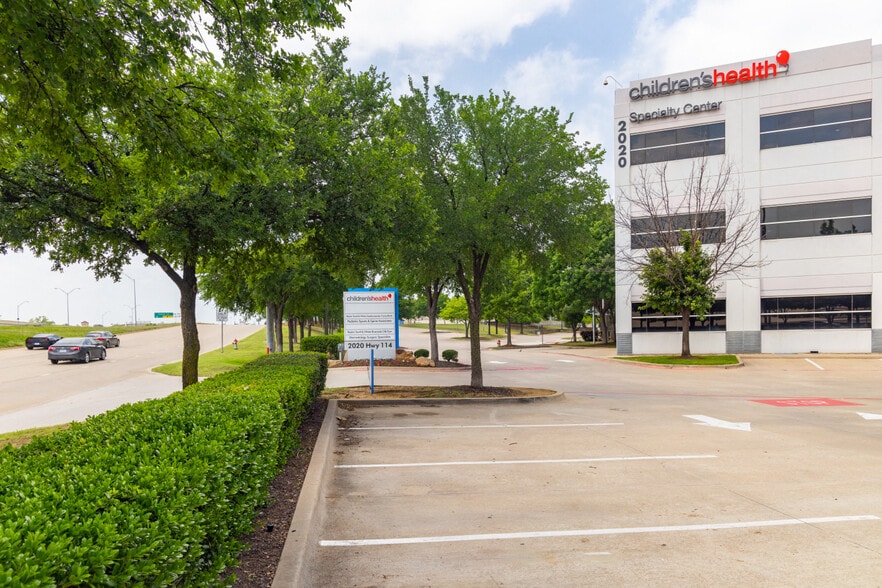 More Photos Of 2020 W State Highway 114, Grapevine Medical For Lease