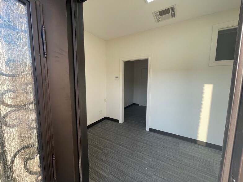 More Photos Of 3111 Unicorn Lake Blvd, Denton Storefront Retail Office For Lease