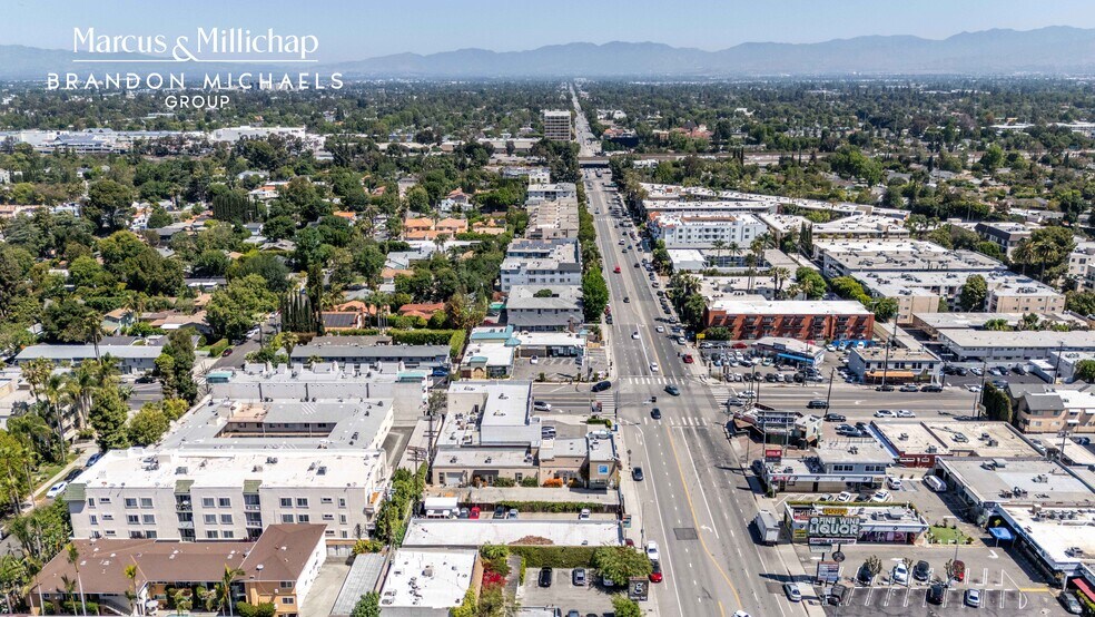 More Photos Of 4367 Woodman Ave, Sherman Oaks General Retail For Sale