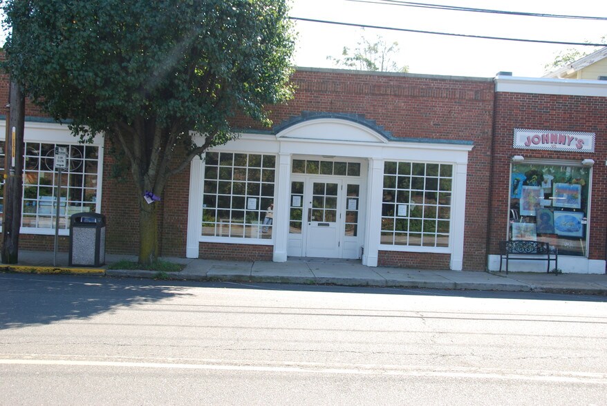 More Photos Of 49-51 Tokeneke Rd, Darien General Retail For Sale