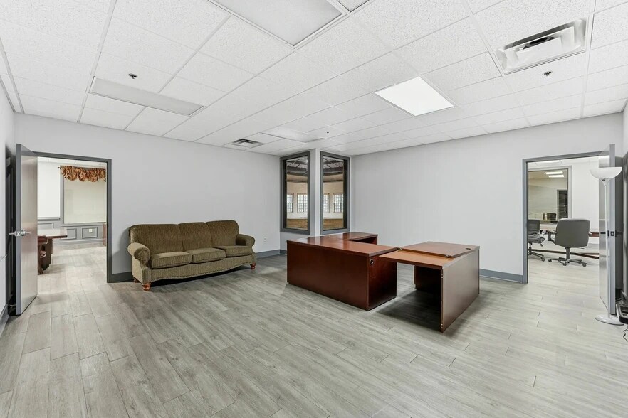 More Photos Of 4336 Cornelia Hwy, Lula Freestanding For Lease