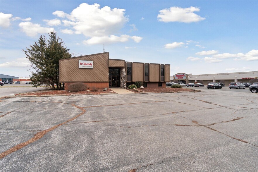More Photos Of 4414 Bay Rd, Saginaw Storefront Retail Office For Sale