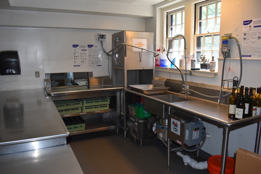 More Photos Of 9 Park Pl, Corning Specialty For Sale