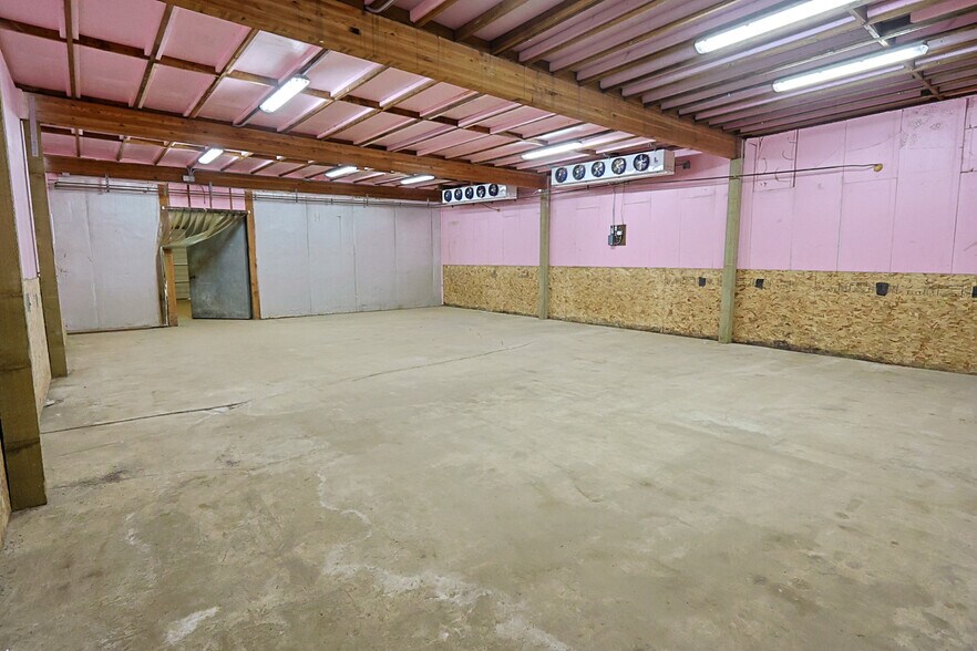 More Photos Of 665 Hemlock Ave, Coos Bay Refrigeration Cold Storage For Sale