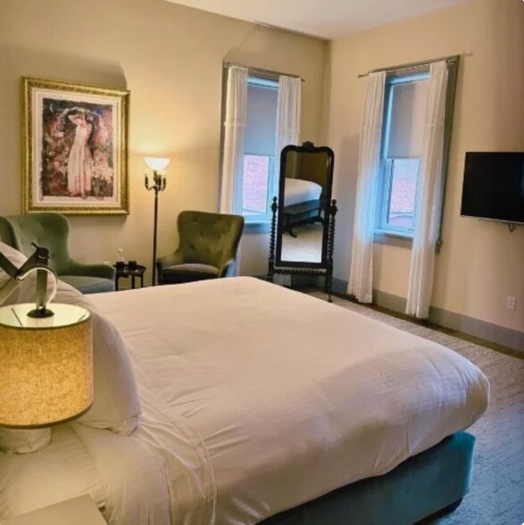 More Photos Of 297 North St, Pittsfield Hotel For Sale