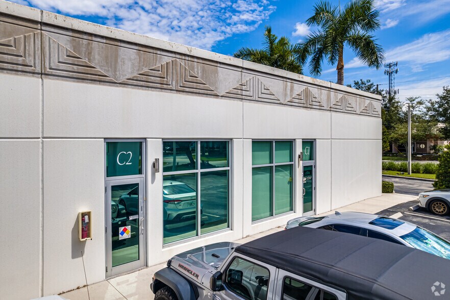 More Photos Of 6453 W Rogers Cir, Boca Raton Warehouse For Lease