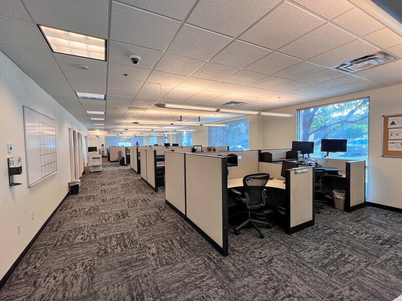 More Photos Of 8851 S Sandy Pky, Sandy Office For Sale