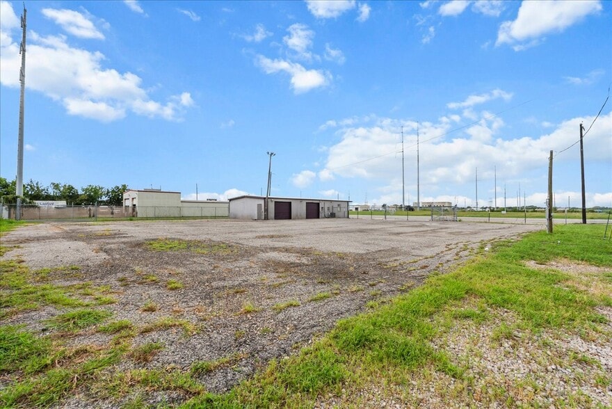 More Photos Of 230 Highway 146 S, Texas City Auto Dealership For Sale