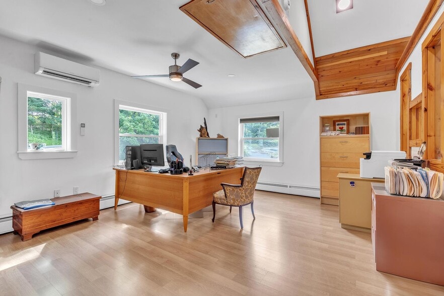 More Photos Of 277 W Baltimore Pike, Media Office For Sale