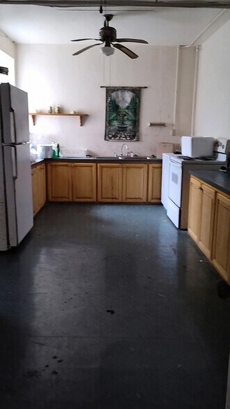 More Photos Of 338 Roanoke Ave, Roanoke Rapids Religious Facility For Sale