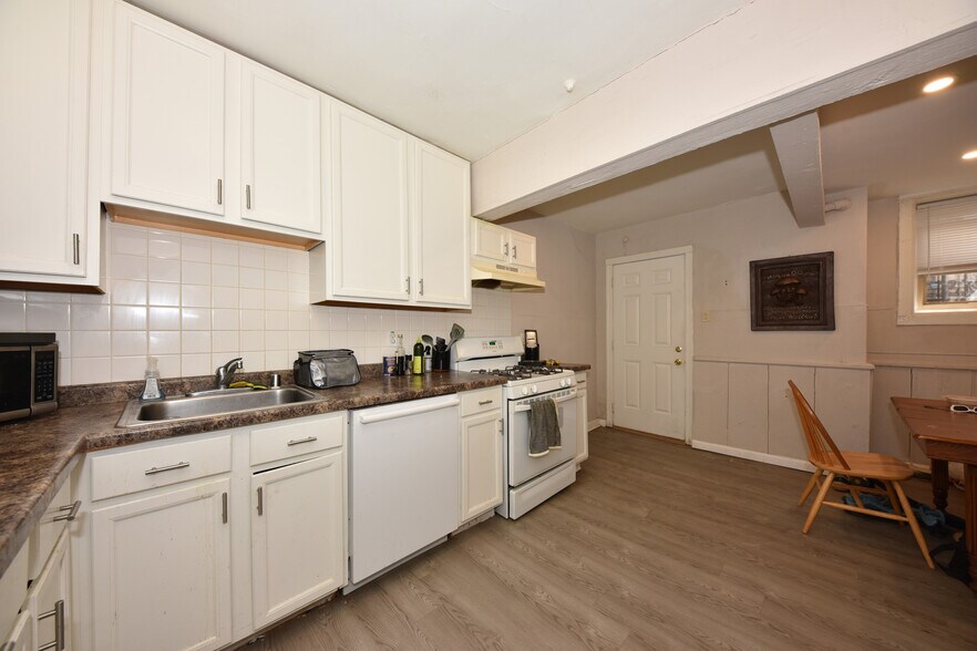 More Photos Of 1816 E Kane Pl, Milwaukee Apartments For Sale