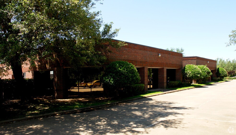 More Photos Of 12999 Jess Pirtle Blvd, Sugar Land Coworking Space
