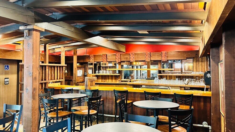 More Photos Of 54905 N Circle Dr, Idyllwild-Pine Cove Restaurant For Sale