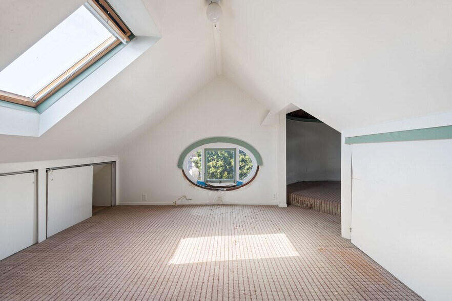 More Photos Of 102 Hamilton Pl, Oakland Multifamily For Sale