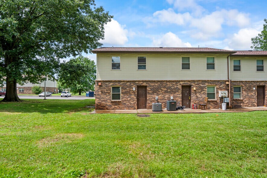 More Photos Of 151 Wallace Blvd, Clarksville Apartments For Sale