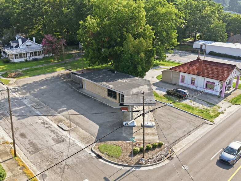 More Photos Of 1513 W Vernon Ave, Kinston General Retail For Lease