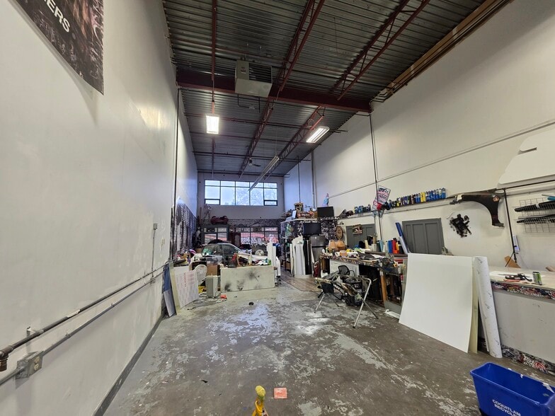 More Photos Of 1833 Coast Meridian Rd, Port Coquitlam Warehouse For Sale