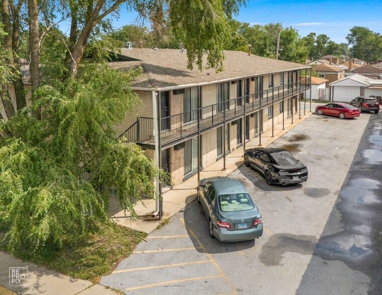 More Photos Of 12531 S Ashland Ave, Calumet Park Apartments For Sale