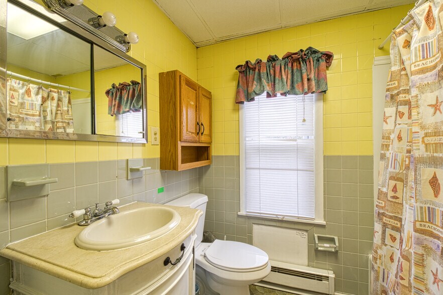 More Photos Of 28 Woodstock Ave, Putnam Specialty For Sale