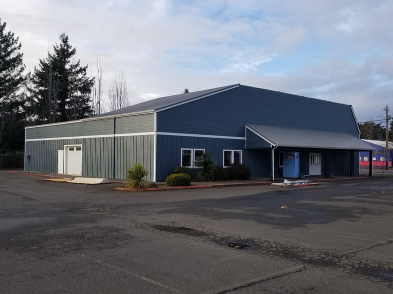 More Photos Of 993 NE Kane Dr, Gresham Freestanding For Lease