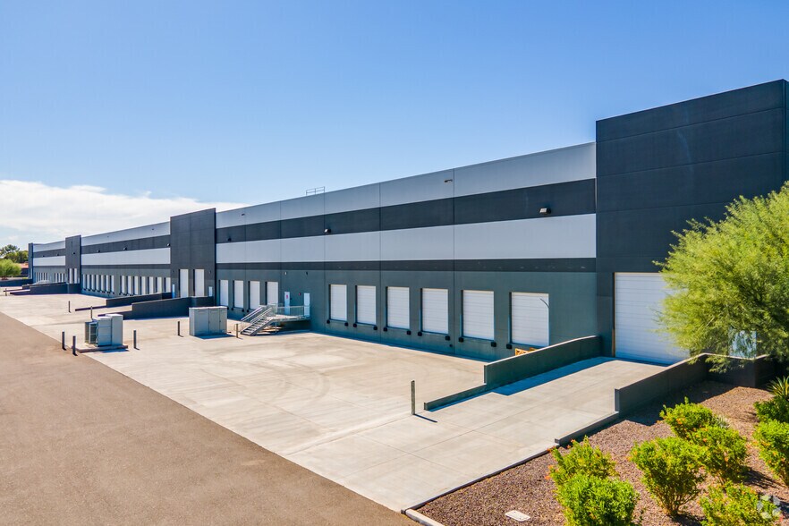 More Photos Of 1343 N Colorado St, Gilbert Distribution For Lease